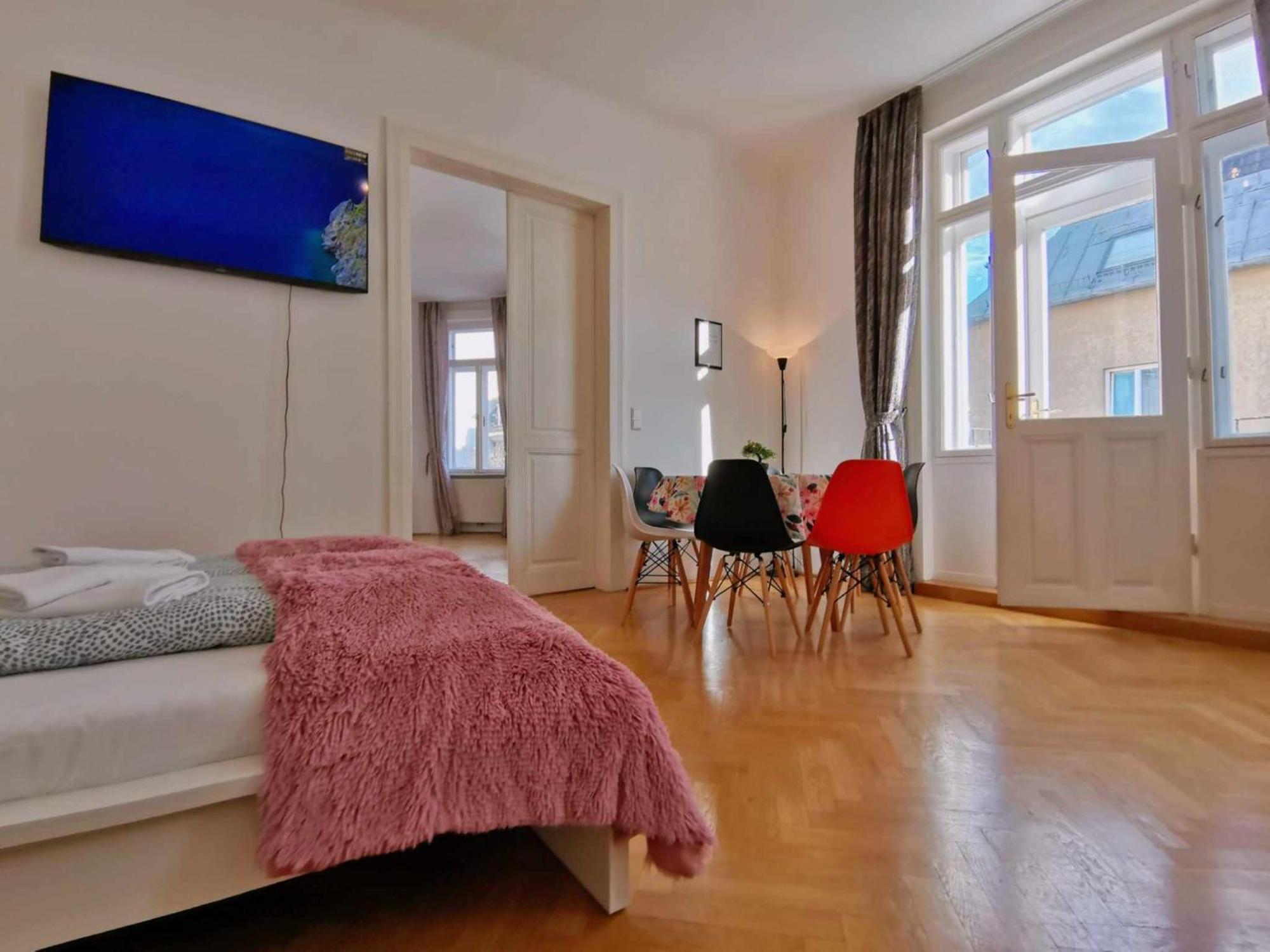 Central And Round 3 Minutes To City Shopping Center And Schoenbrunn Palace Βιέννη Εξωτερικό φωτογραφία